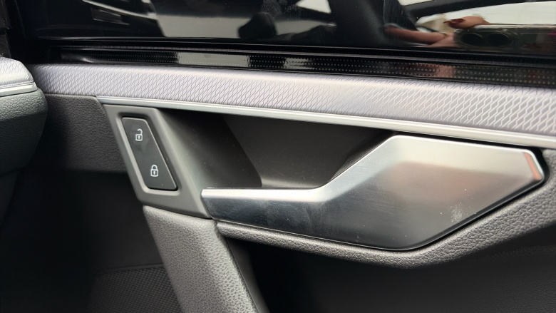 Volkswagen Touareg 3.0 V6 TDI 4Motion Black Edition 5dr Tip Auto Diesel Estate